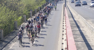 Antrenamentul de șosea pentru Prima Evadare sau Prima ieșire de după Paște Snagov și Mănăstirea Căldărușani nordul Bucureștiului ciclisti Tour de Snagov