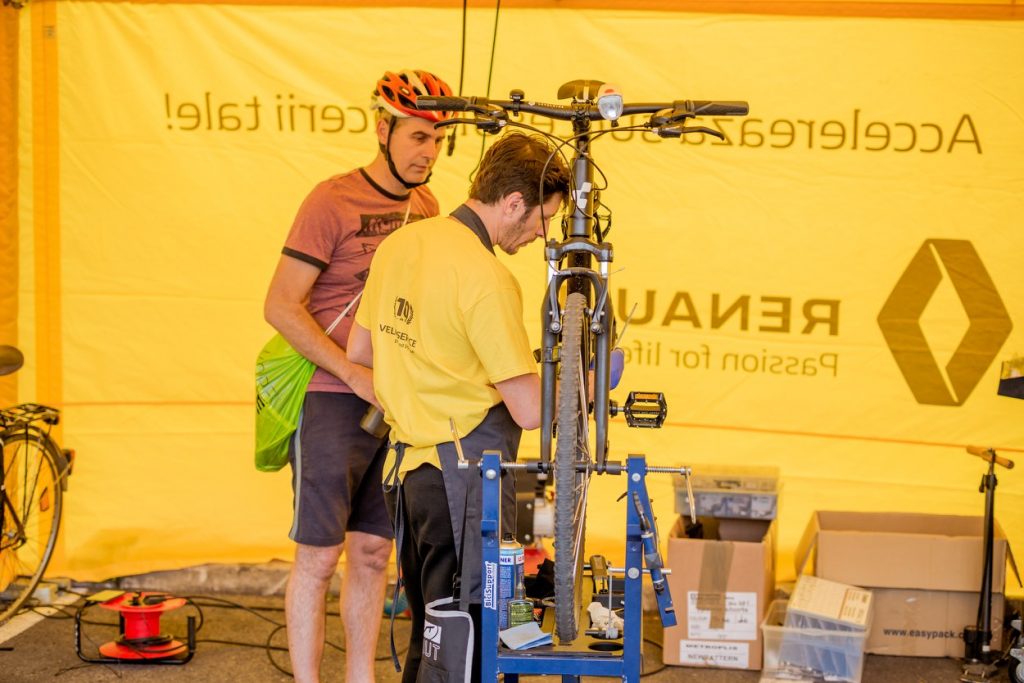 Renault Velo Service la Prima Evadare